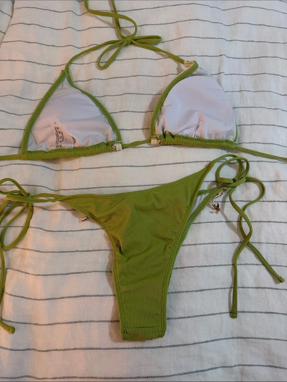 Green Shell Accent String Bikini - Picture 4 of 4